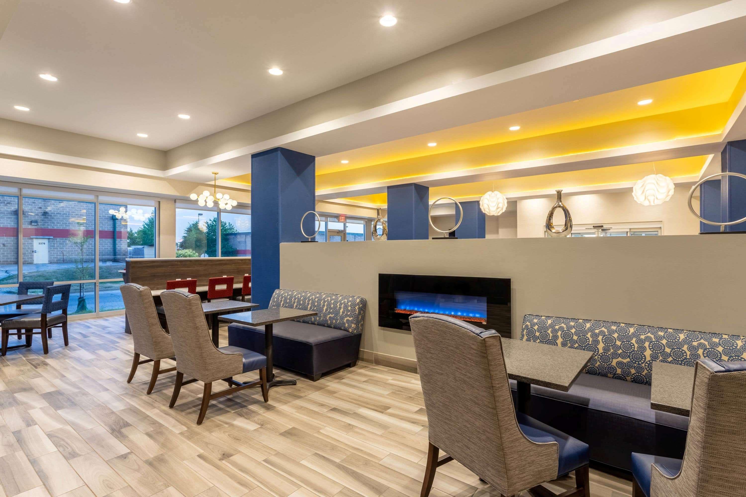 La Quinta Inn And Suites By Wyndham Bloomington Zewnętrze zdjęcie